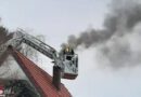 D: Erst Rauch, dann Flammen aus Kamin eines Wohnhauses in Kranenburg