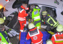 Bayern: Eingeschlossene Person nach Pkw-Unfall in Augsburg befreit