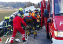 Stmk: Sechs Verletzte und Großeinsatz bei Verkehrsunfall mit fünf Fahrzeugen in Paldau