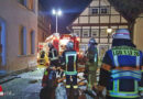 D: Feuerwehr in Lüdge holt Bewohner aus verrauchter Wohnung