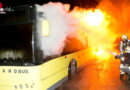 Vbg: Abgestellter Landbus in Meiningen in Flammen