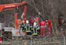 Oö: Verletzter Forstarbeiter in Thalheim bei Wels aus Arbeitskorb eines Hubsteigers gerettet