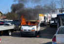 Schweiz: Lieferwagen brennt auf Parkplatz in Cham