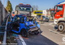 Oö: Lkw kracht auf B 145 in Pinsdorf auf Microcar auf → zwei Verletzte