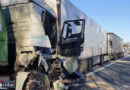 D: Menschenrettung nach Auffahrunfall mit drei Lkw auf der A 40 bei Moers | Neukirchen-Vluyn