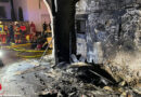D: Nächtliches Feuer in Hofeinfahrt in Bruchsal endet noch glimpflich → Menschenkette hält Brand in Schach
