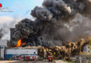 Oö: Vom Brandmeldealarm zum Großfeuer → 19 Feuerwehren bekämpfen Betriebsgroßbrand in Enns