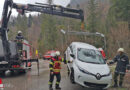 Oö: Autobergung mit SRF-Kran in Bad Ischl