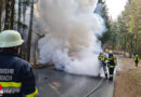 Ktn: Fahrzeugvoll- und Baumbrand auf der Fresacher Landesstraße L40 bei Döbriach / Radenthein