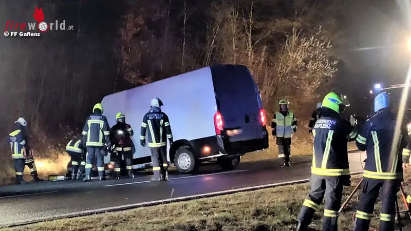 O-Bergung-eines-eingegrabenen-Kleintransporters-in-Gaflenz