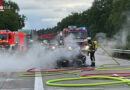 D: Pkw fährt auf A 7 bei Soltau auf Sattelschlepper auf und gerät in Vollbrand