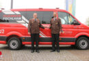 Oö: Feuerwehr Fischlham segnet ihr neues Mannschaftstransportfahrzeug