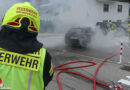 Bayern: BMW fängt in der Stanggaß zu brennen an → Ersthelfer können auch mit 10 Feuerlöschern Vollbrand nicht verhindern