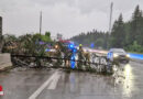 Sbg: Bäume bei Unwetter in Kuchl auf die A 10 gestürzt