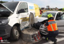 Oö: Pkw-Kleintransporter-Kollision auf B 1-Kreuzung in Marchtrenk