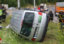 Oö: Neun Verletzte → vollbesetzter Kleinbus auf Innkreisautobahn bei Sattledt verunglückt