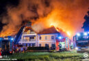 Oö: Alarmstufe III+ bei Bauernhof-Großbrand nach Blitzschlag in Stroheim