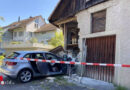 Schweiz: Lenker (82) bei heftigem Anprall an Gebäude mit Außenmauereinsturz in Kaisten getötet