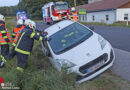 Oö: Auto bei Buchkirchen von Straße abgekommen