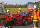 Oö: Pkw in Buchkirchen mit Pritschenwagen kollidiert → drei Verletzte