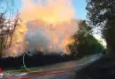 Bayern: Brennender Wohnwagen und Holzhaufen in München in Flammen