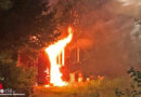 D: Holzhütte auf Schulgelände in Heiligenhaus durch Feuer zerstört