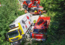 Oö: Technischer Kraftakt bei Lkw-Bergung auf Forststraße nahe der  Ebenalm in Gosau