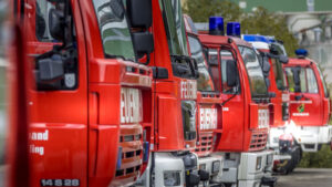 D: Vielzahl und größere Schadensereignisse lasten Einsatzkräfte der Feuerwachen und der Freiwillige Feuerwehr Frankfurt / Main aus