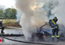 D: Vollbrand eines Autos in Mülheim an der Ruhr