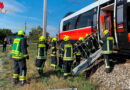 Bgld: Pkw prallt gegen einen Zug und wird weggeschleudert