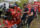 Nö: Fischbestand in Gefahr → Feuerwehr pumpt mit großem Technikaufwand über 3 Millionen Liter Wasser