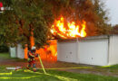 D: Carport zwischen zwei Doppelgaragen in Bruchsal in Flammen