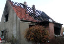 D: Zwei Tote nach Hausbrand in Lübbecke in Brandruine gefunden