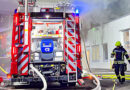 D: Feuer in einer Werkstatthalle in Neuss