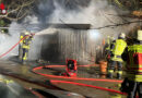 D: Holzschuppen brennt in Bad Salzuflen vollständig