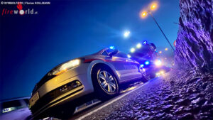 Wien: Zwei Polizeifahrzeuge im Einsatz kollidieren auf Kreuzung ? Schwerverletzte