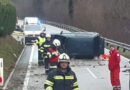 Oö: Lenkerin kam in Waldneukirchen von Straße ab → Auto auf die Seite gedreht