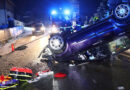 Oö: Auto des Nachbarn in Stadl Paura nach Kollision mit Gartenzaun am Dach liegend zum Stillstand gekommen