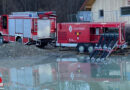 Bayern: Feuerwehren unterstützen Vorbereitungsarbeiten für das neue Feuerlöschboot in Chieming mit Großpumpen