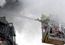 D: Wohnungsbrand in Heiligenhaus fordert Feuerwehr für mehrere Stunden → zwei Drehleitern im Einsatz