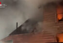 USA: Löschen zwecklos → Haus musste abgerissen werden, um Brand zu bekämpfen