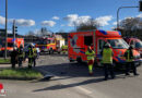 D: Auto kracht in Hattingen seitlich gegen Rettungsfahrzeug im Einsatz