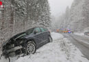 Bayern: Fünf leicht Verletzte bei Verkehrsunfall mit drei Autos auf der winterlichen B21 bei Schneizlreuth