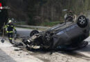 Oö: Sekundenschlaf → Auto überschlug sich in Ebersegg und landete am Dach