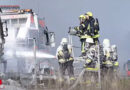 Bayern: Sattelzug fährt auf Abschleppfahrzeug auf und fängt Feuer → Zwei Sattelzüge und zwei Abschlepper in Flammen → 1 Mio. Schaden