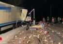 Regionalbahn erfasst Sattelzug beim Rangieren an Bahnübergang in Hann.Münden