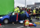 D: Pkw kollidiert in Dortmund mit geparktem Lkw → Beifahrerin eingeklemmt