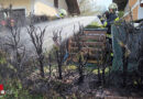 Oö: Hecke brennt neben Carport in Laakirchen