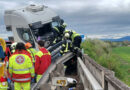 Nö: Pkw kracht frontal in Lkw → 2 Tote (16, 49) und herausfordernder Einsatz auf der S4 bei Wiener Neustadt