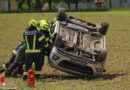 Oö: Pkw-Überschlag in ein Feld in Steinhaus bei Wels